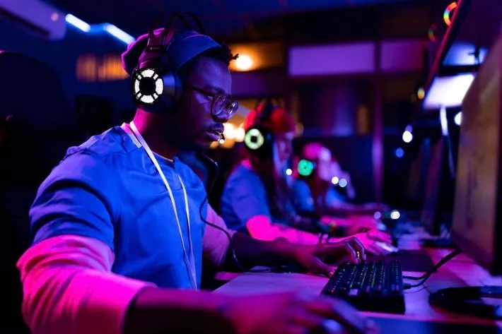 Cross-Platform Trivia Game Development